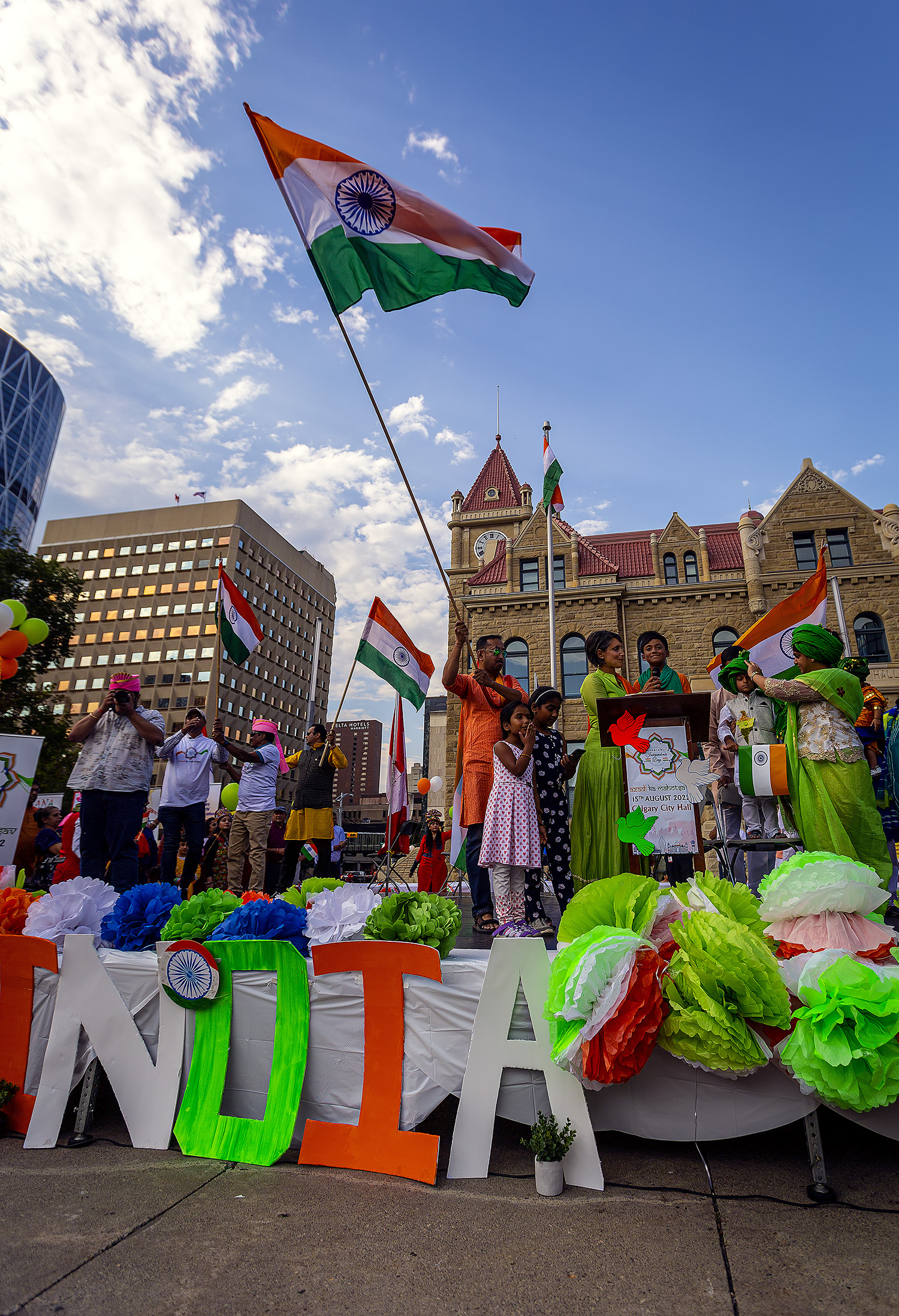 Thousands celebrate India Independence Day at Calgary city hall